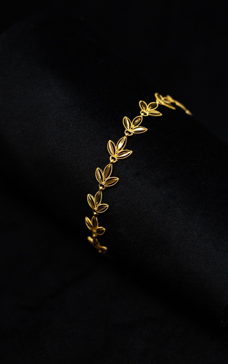 jewelry, accesories, gold, black
